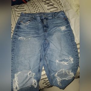 American Eagle distressed Mom Jeans size 14 like new